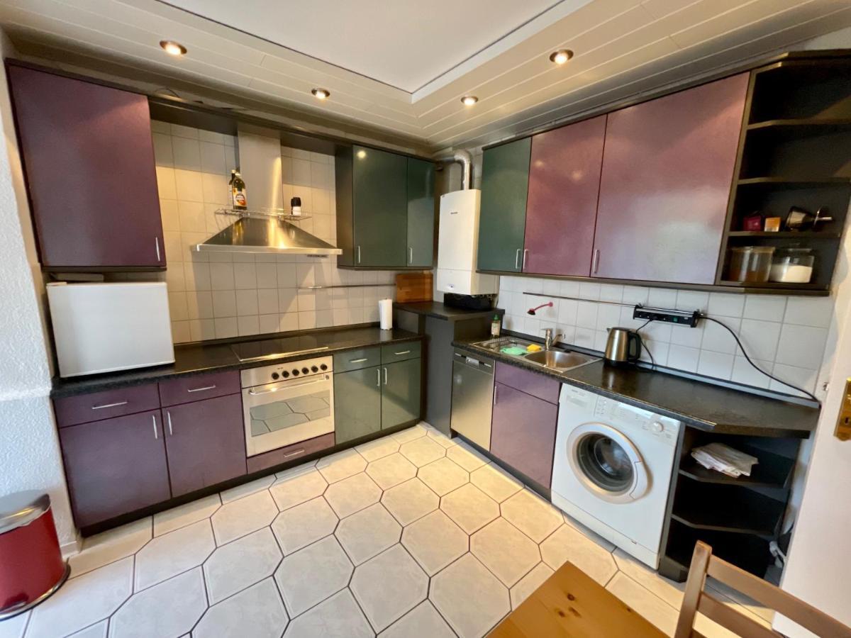 Purple Kitchen - Apartment Mit Grosser Wohnkueche เบรเมอร์ฮาเฟิน ภายนอก รูปภาพ