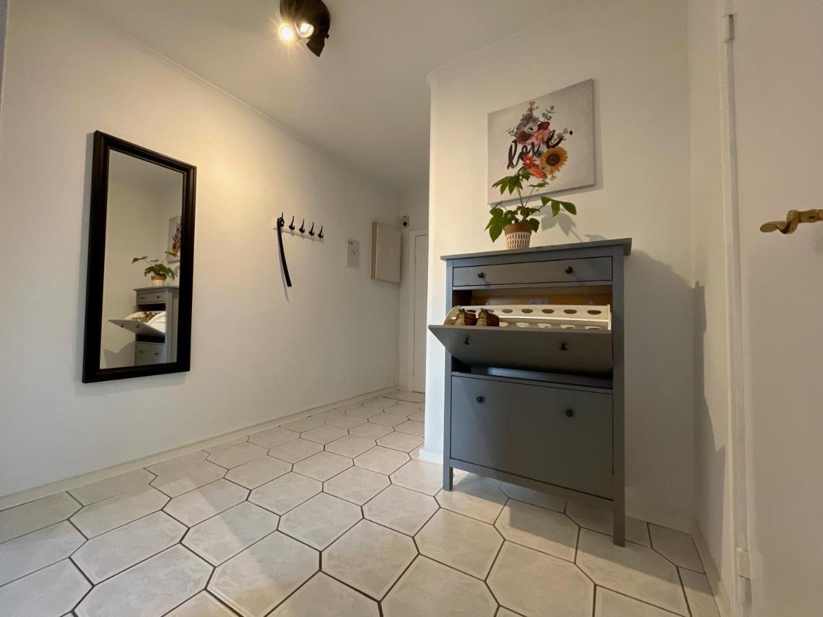 Purple Kitchen - Apartment Mit Grosser Wohnkueche เบรเมอร์ฮาเฟิน ภายนอก รูปภาพ