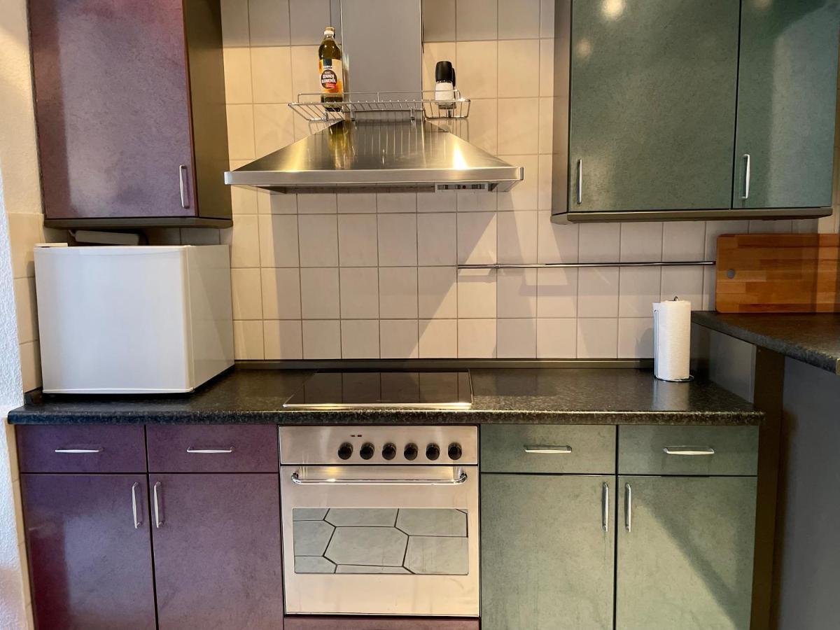Purple Kitchen - Apartment Mit Grosser Wohnkueche เบรเมอร์ฮาเฟิน ภายนอก รูปภาพ